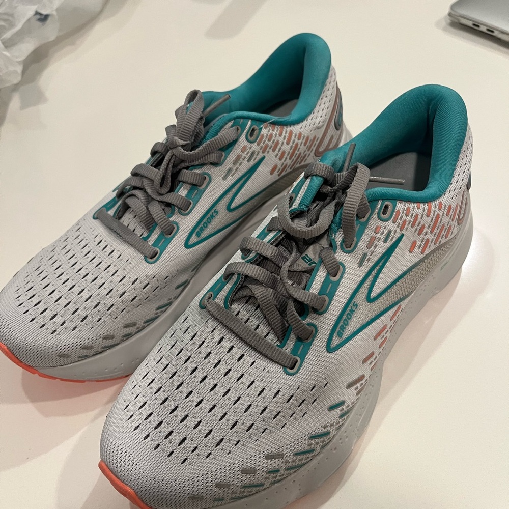 Brooks Women's Gray and Teal Running Shoes